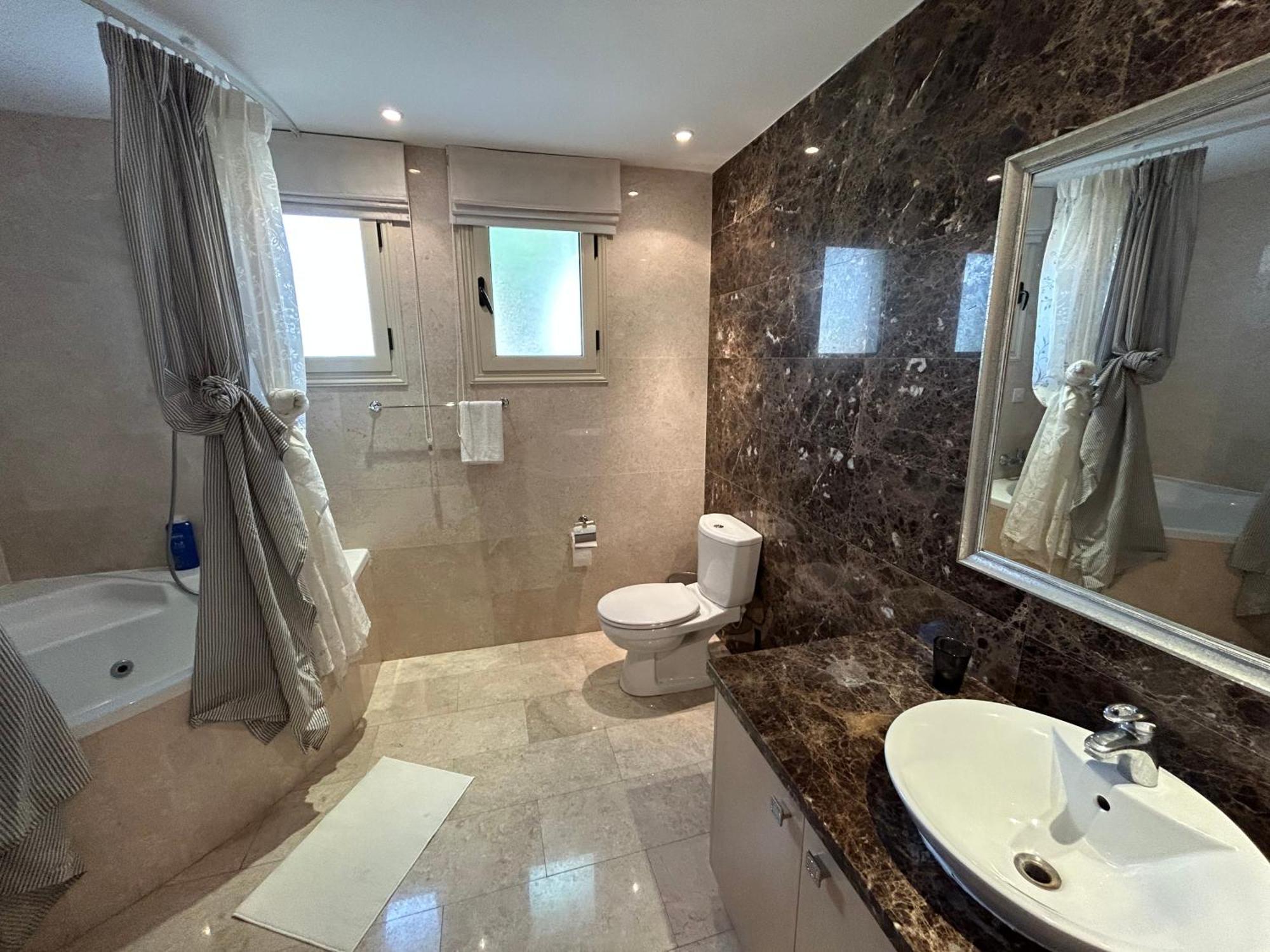 Seaview 6 Bedroom Villa & Private Pool リマソール エクステリア 写真